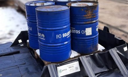 Bandeja de derramamento dobrável